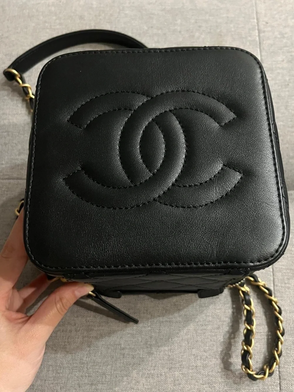 Chanel CC Black Lambskin Quilted Vanity Case Small - Top Handle/Shoulder/Crossbo